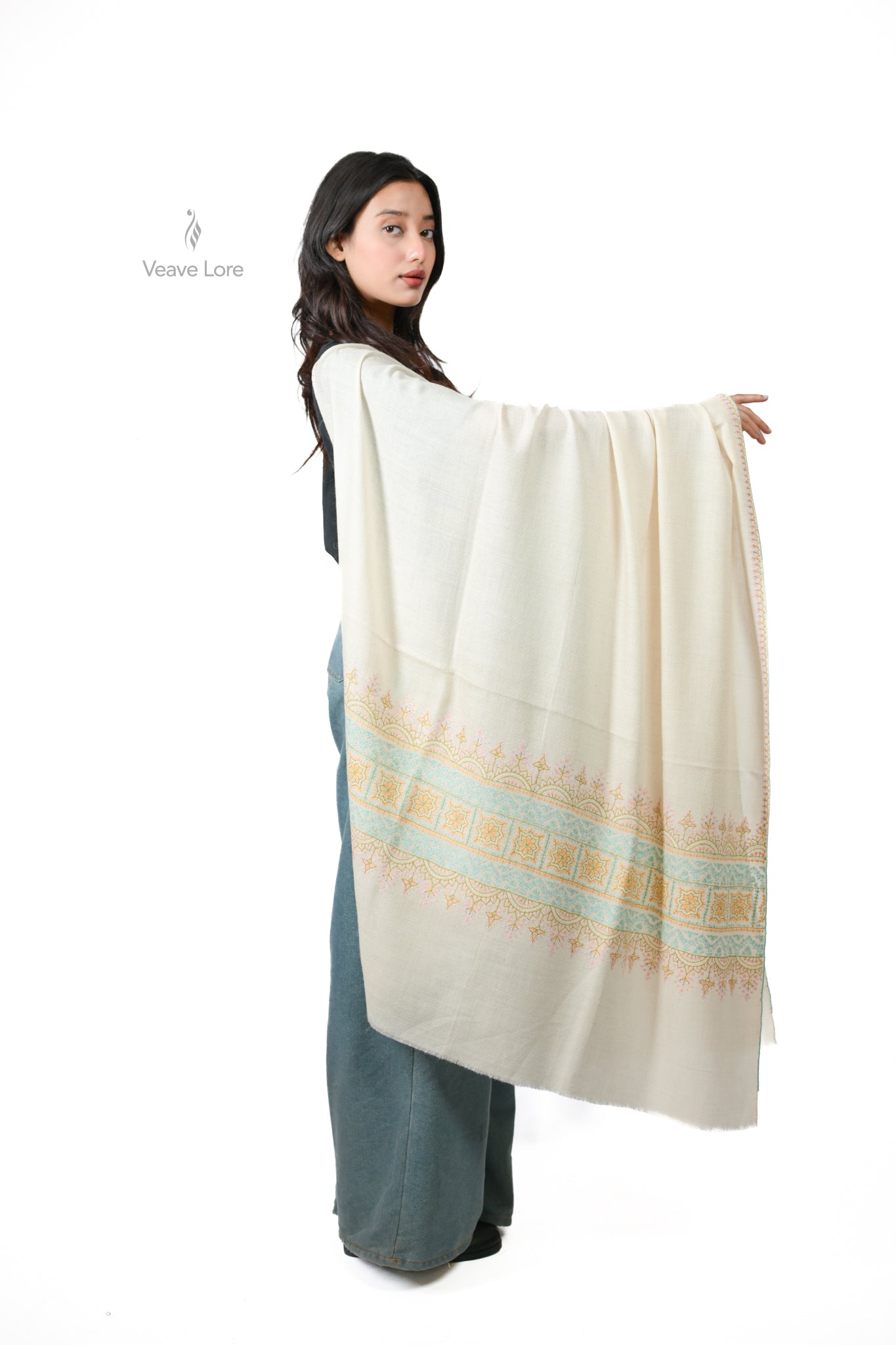 Sehr-e-Yasmeen Palledar Pashmina Shawl