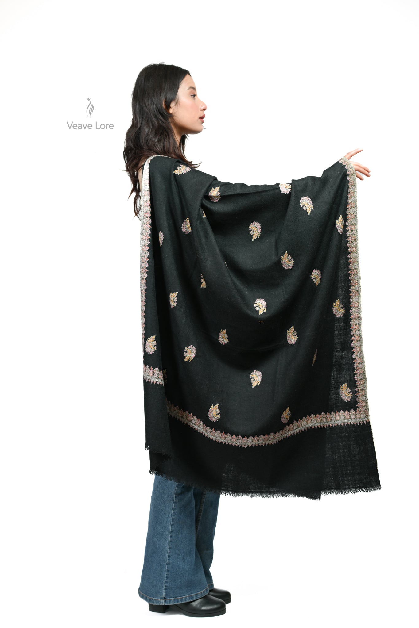 Husn-e-Siyah Pashmina Shawl