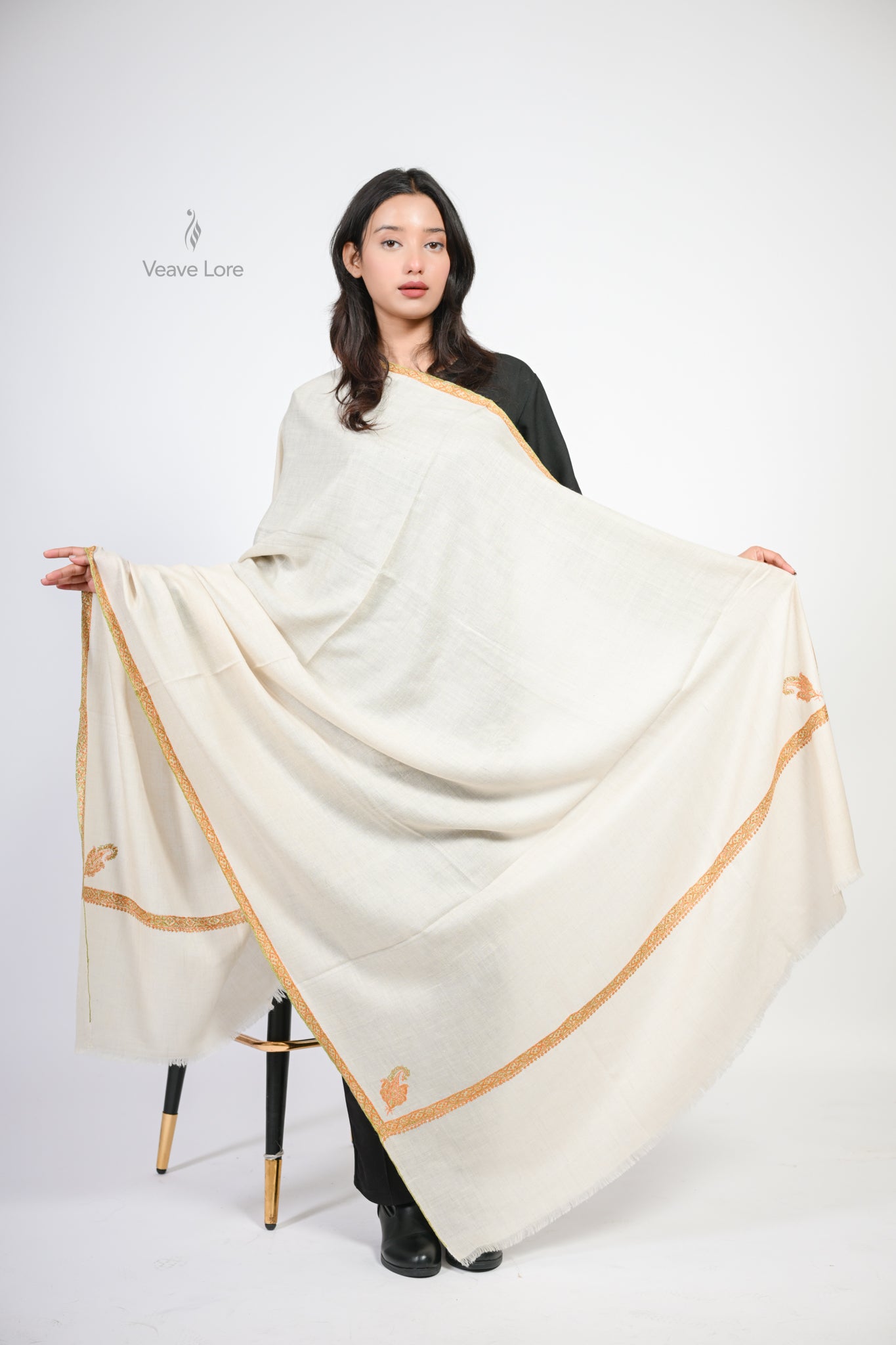 Nazm-e-Buta Pashmina Shawl