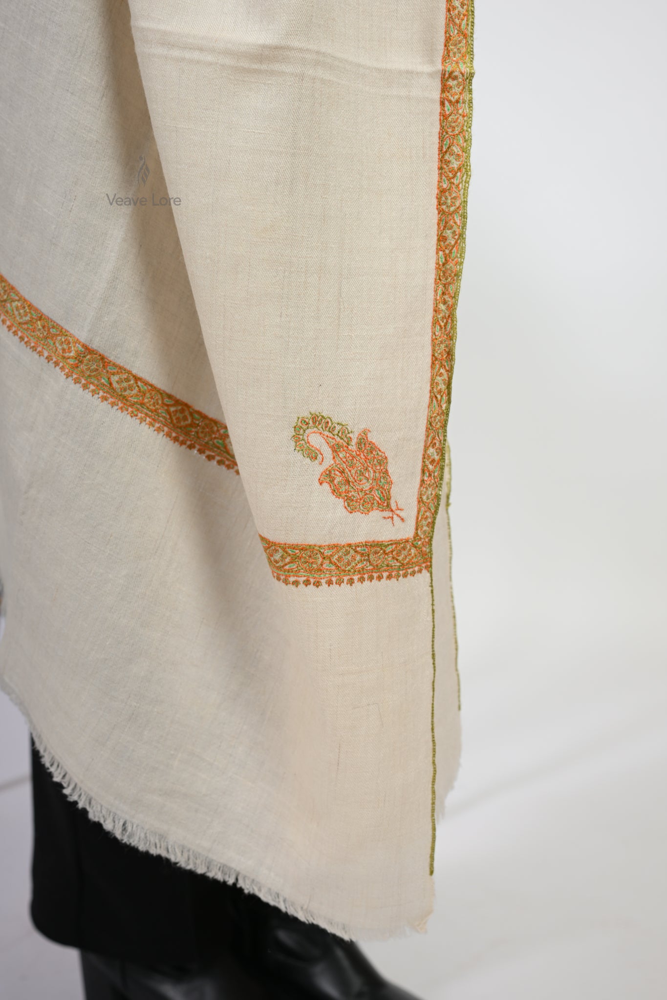 Nazm-e-Buta Pashmina Shawl