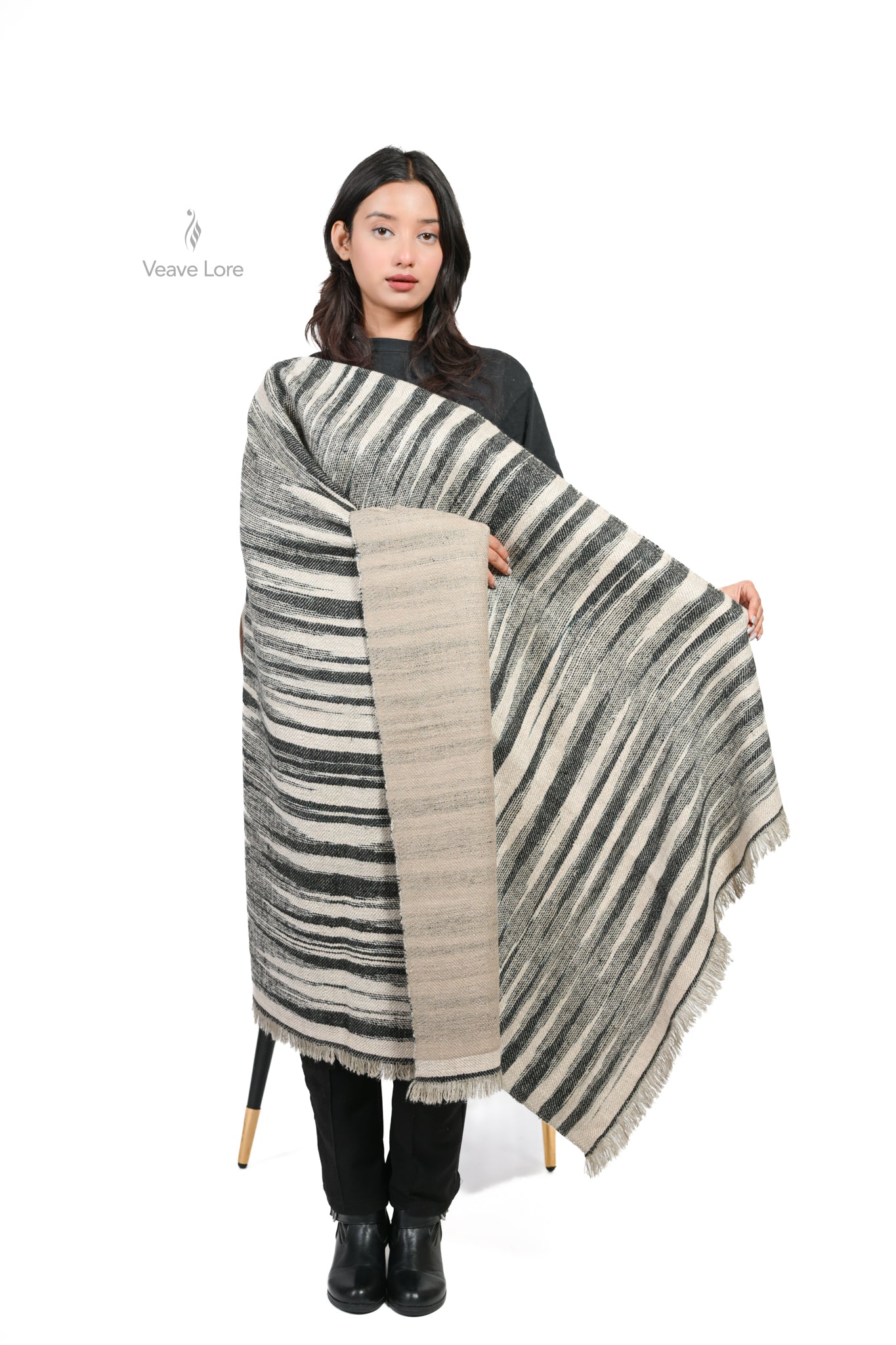 Nazm-e-Zamin Pashmina Heavyweight Stole