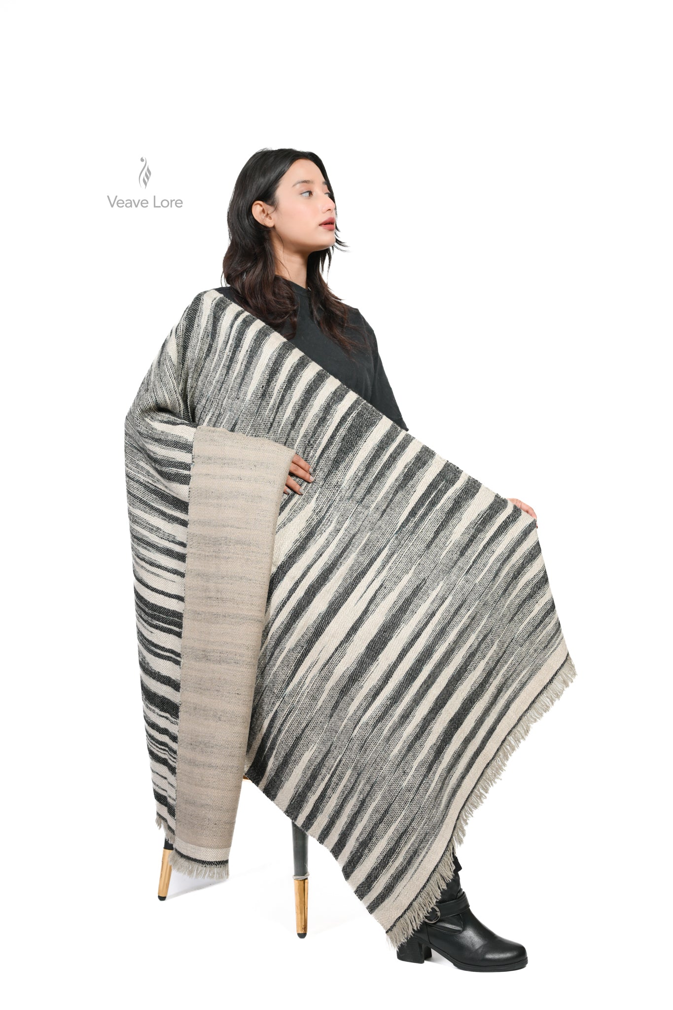Nazm-e-Zamin Pashmina Heavyweight Stole