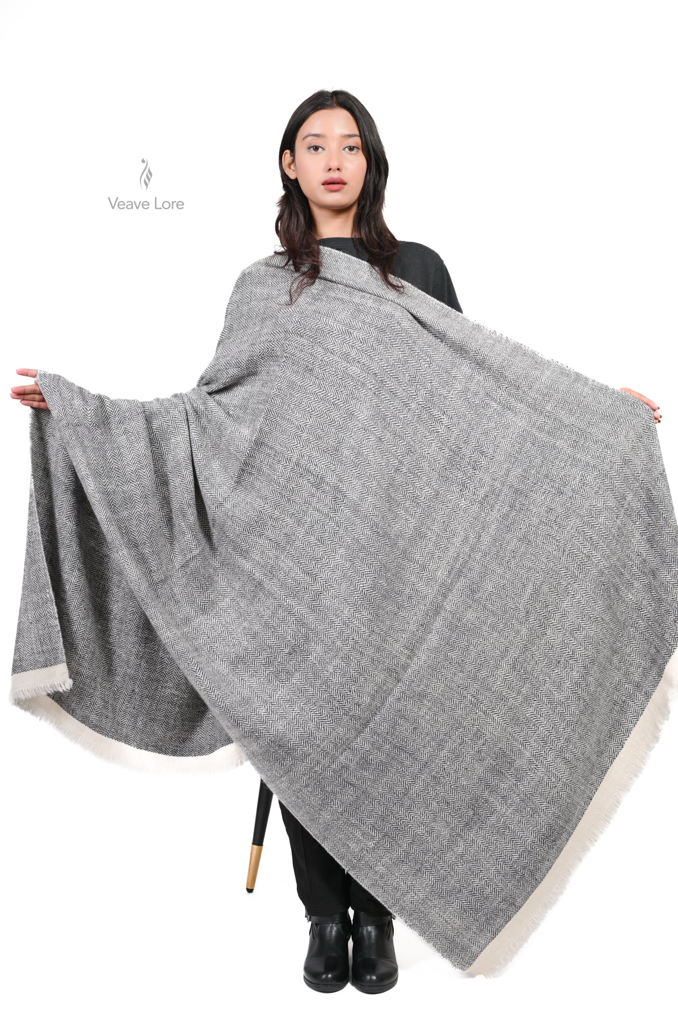 Sile-e-Safed Pashmina Heavyweight Shawl
