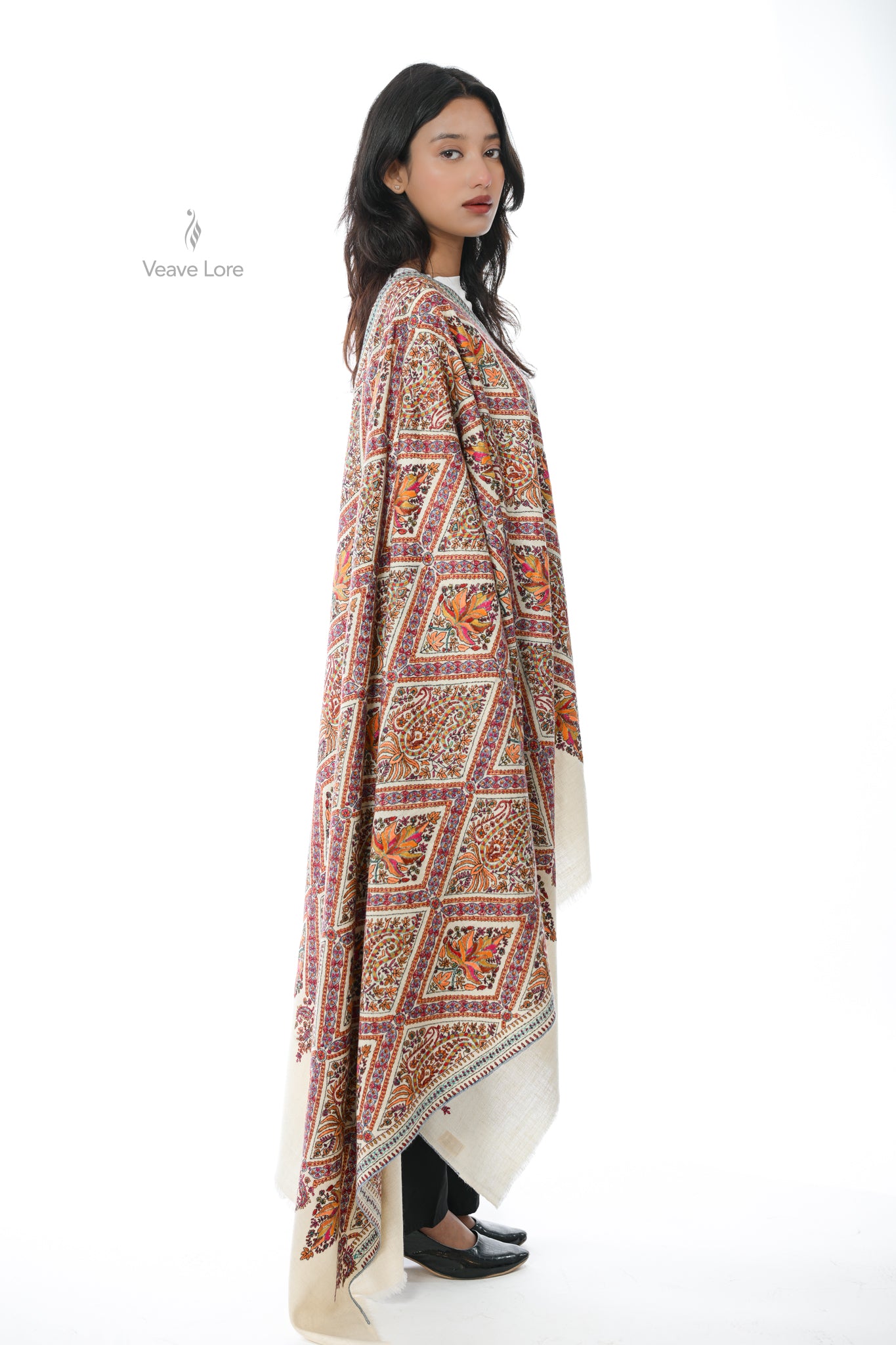 Heera Chaman Hand Embroidered Sozni Jamawar Shawl