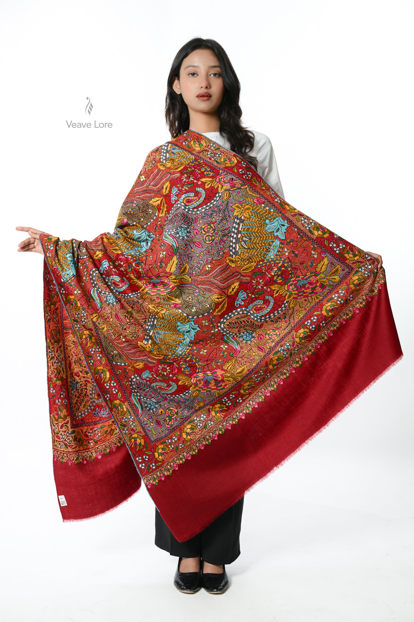 Shahi Gulzar Hand Embroidered Sozni Jamawar Shawl