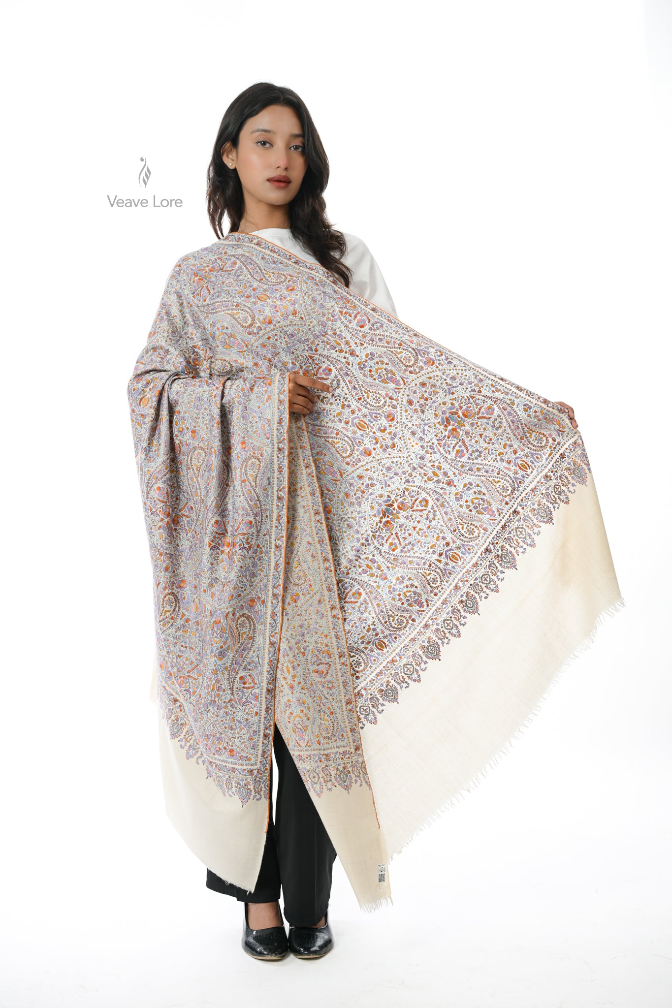 Dhuaan Gulshan Hand Embroidered Sozni Jamawar Shawl