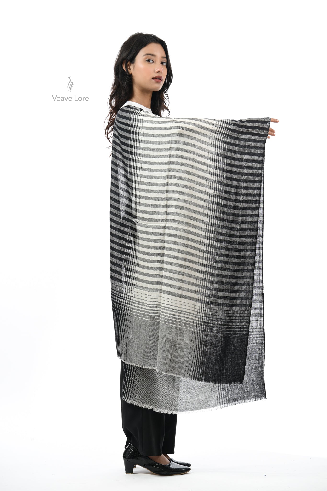 Khat-o-Naqsh Check & Stripe Stole