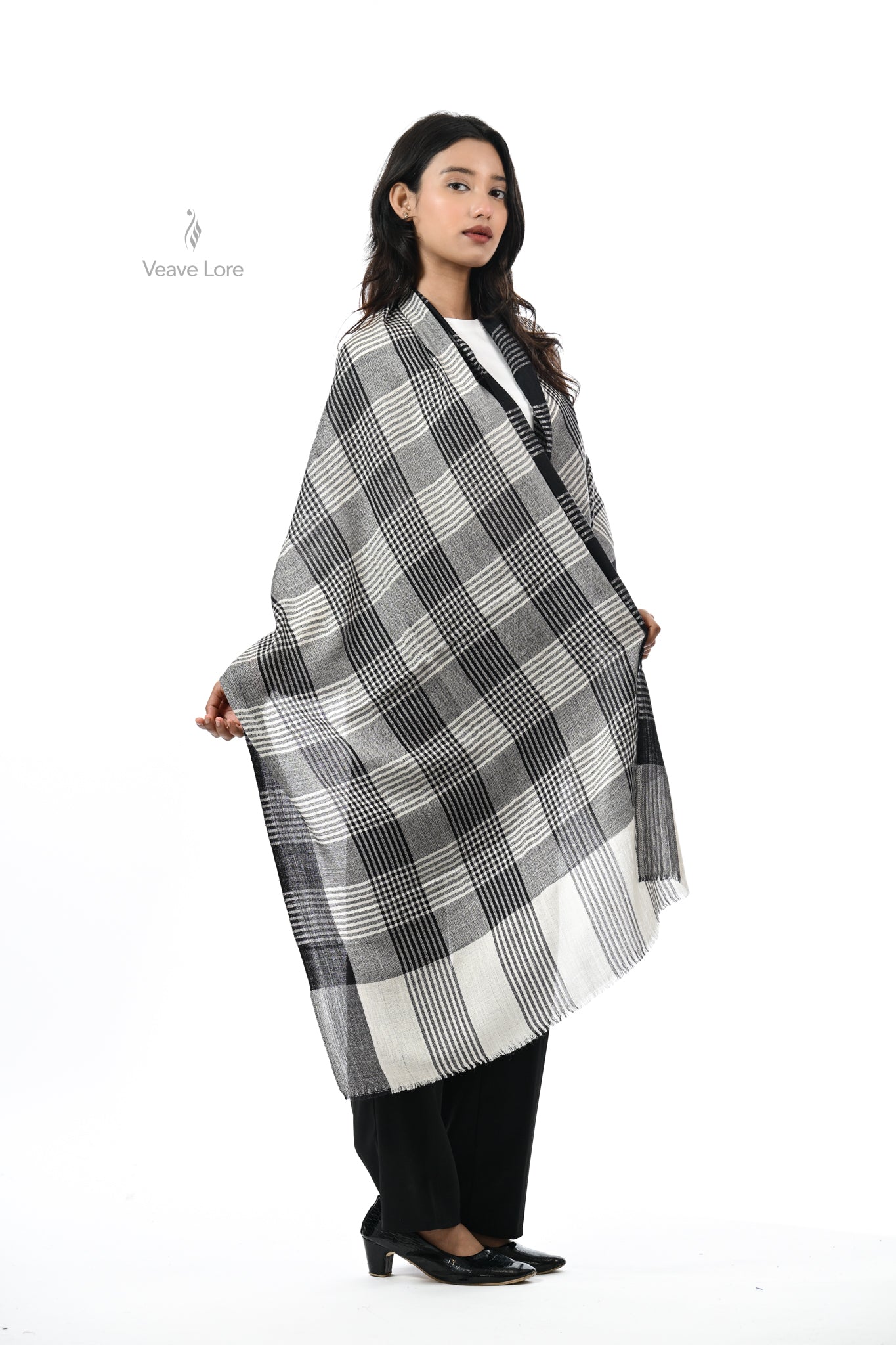 Khat-o-Naqsh Check & Stripe Stole