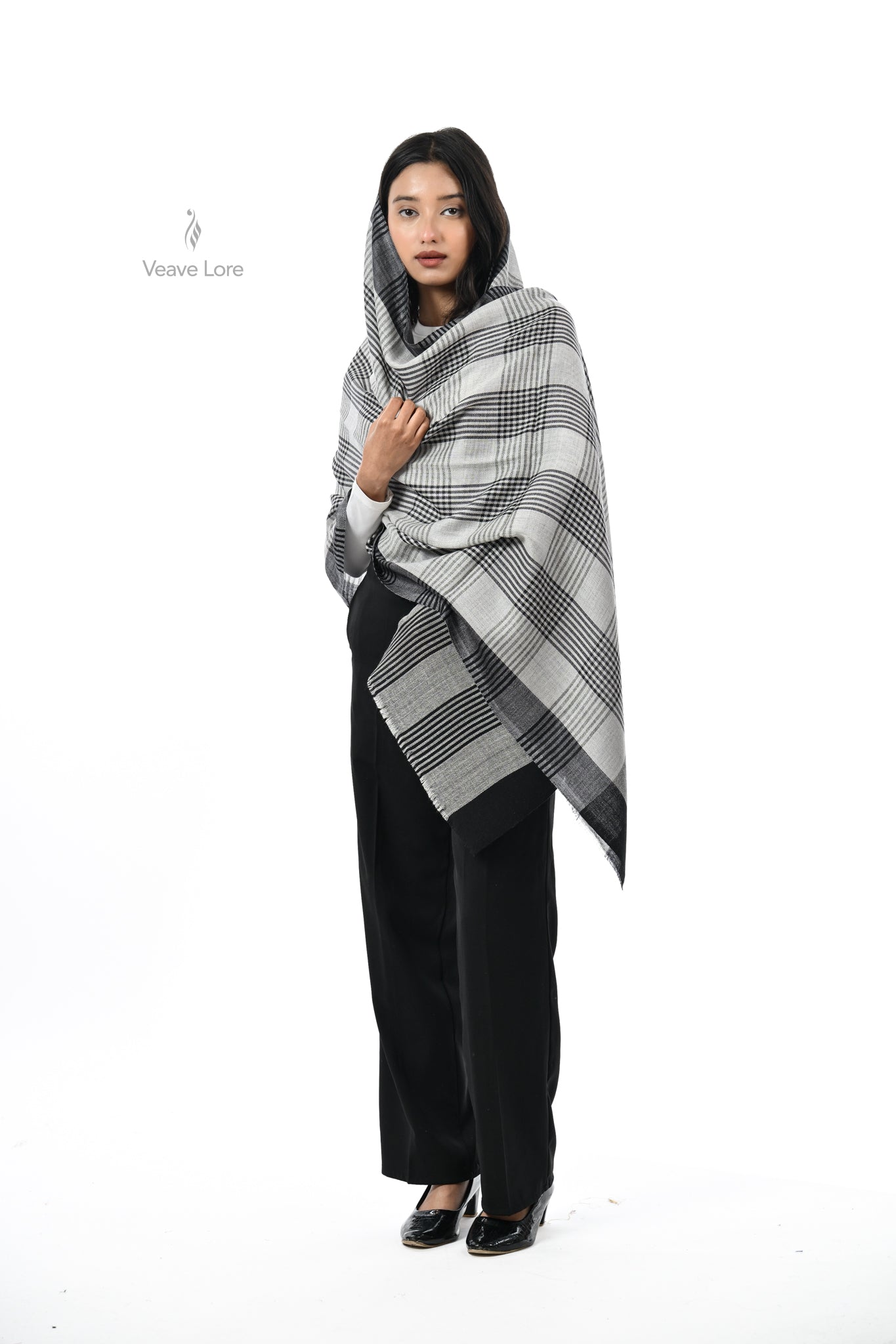Khat-o-Naqsh Check & Stripe Stole