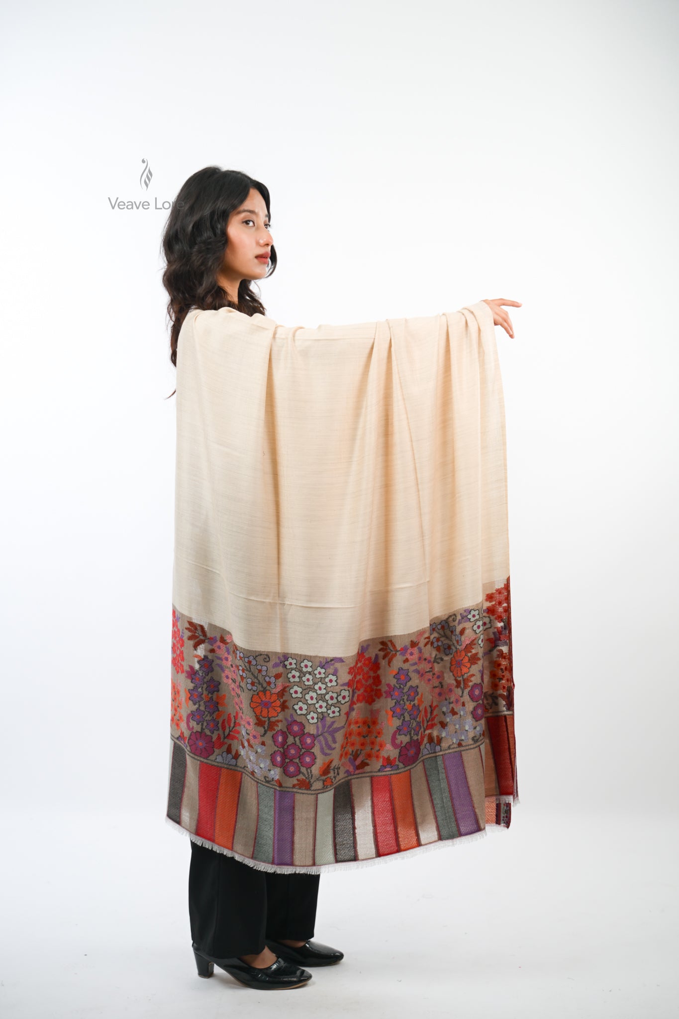 Nargis Kani Palledar Shawl