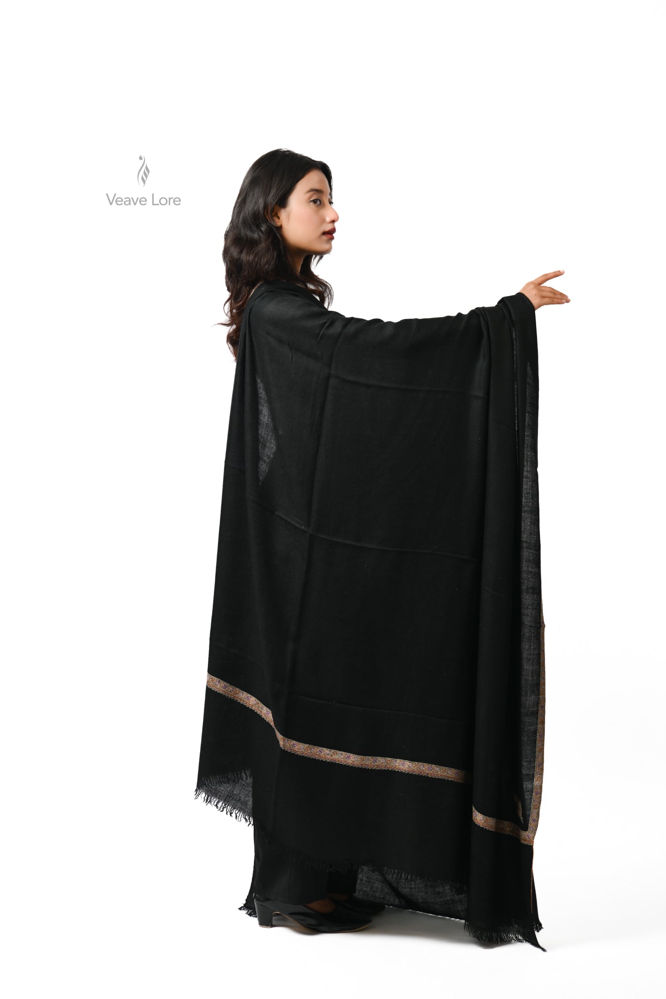 Yalda Obsidian Oversized Pashmina Shawl