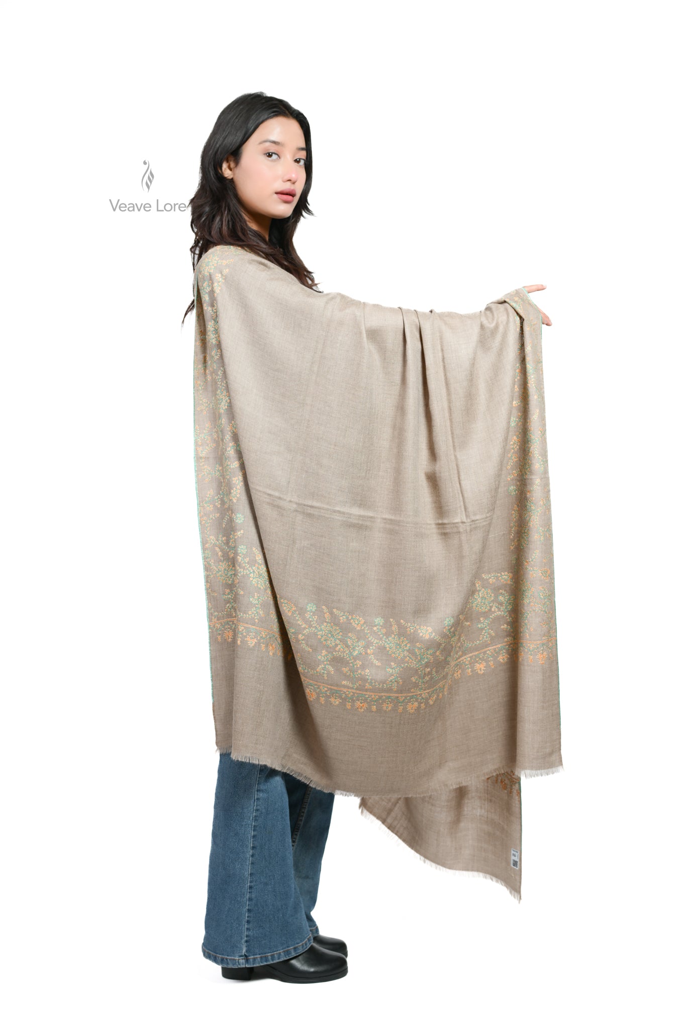 Bostan-e-Naazuk Pashmina Shawl