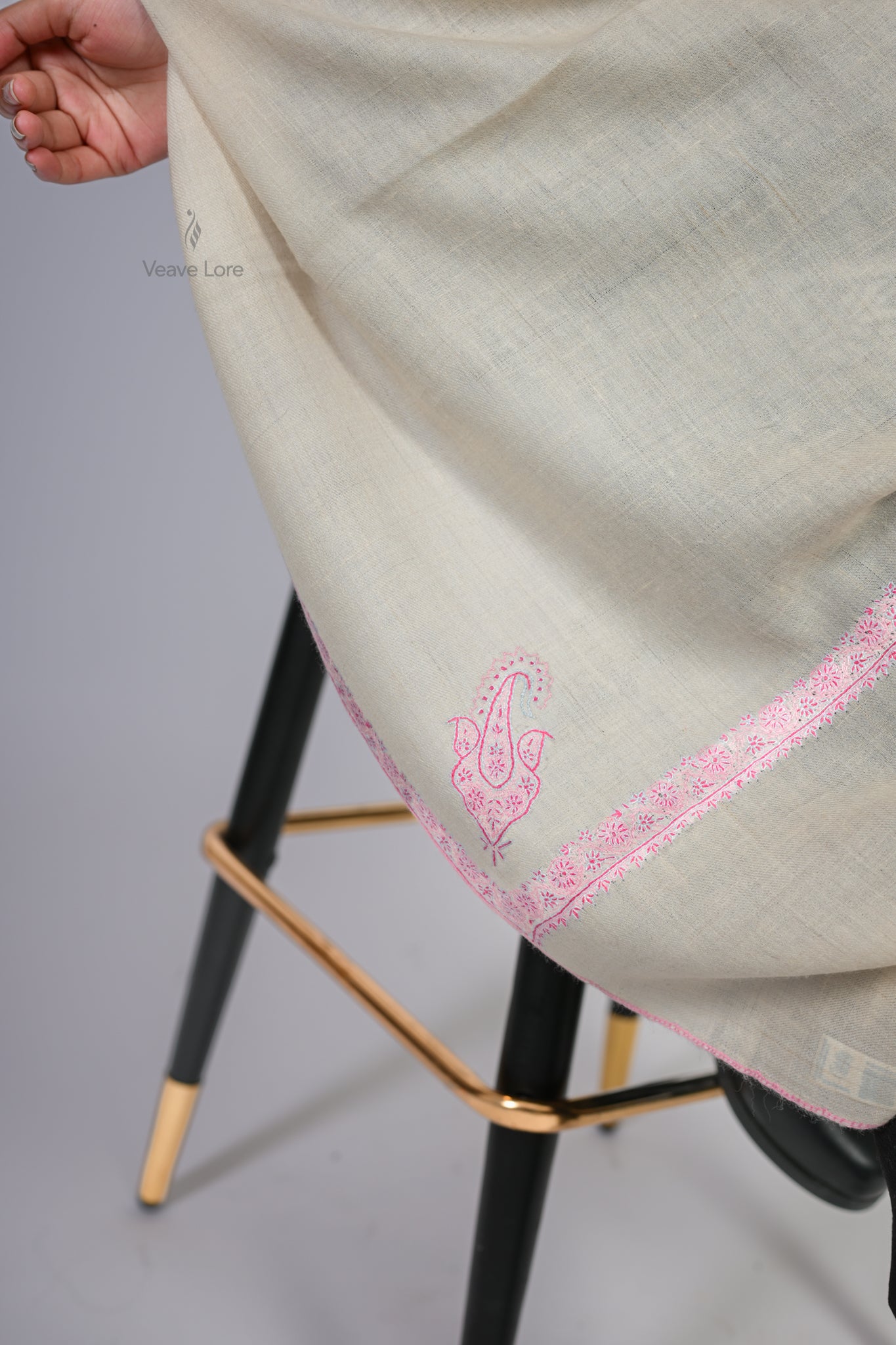 Khushboo-e-Gulabi Pashmina Shawl
