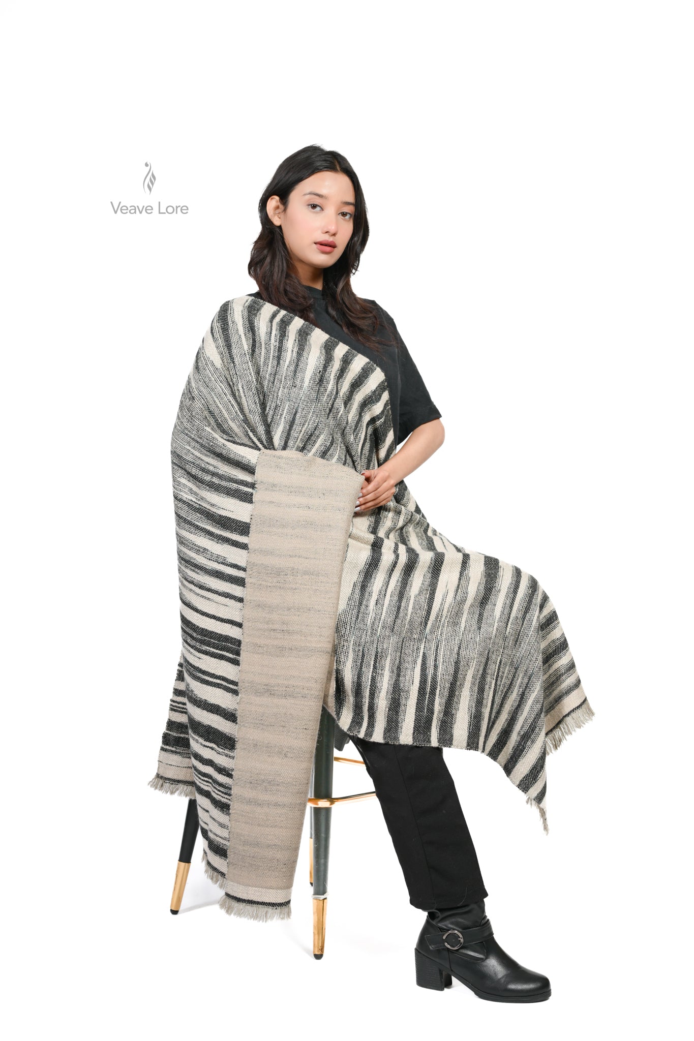 Nazm-e-Zamin Pashmina Heavyweight Stole