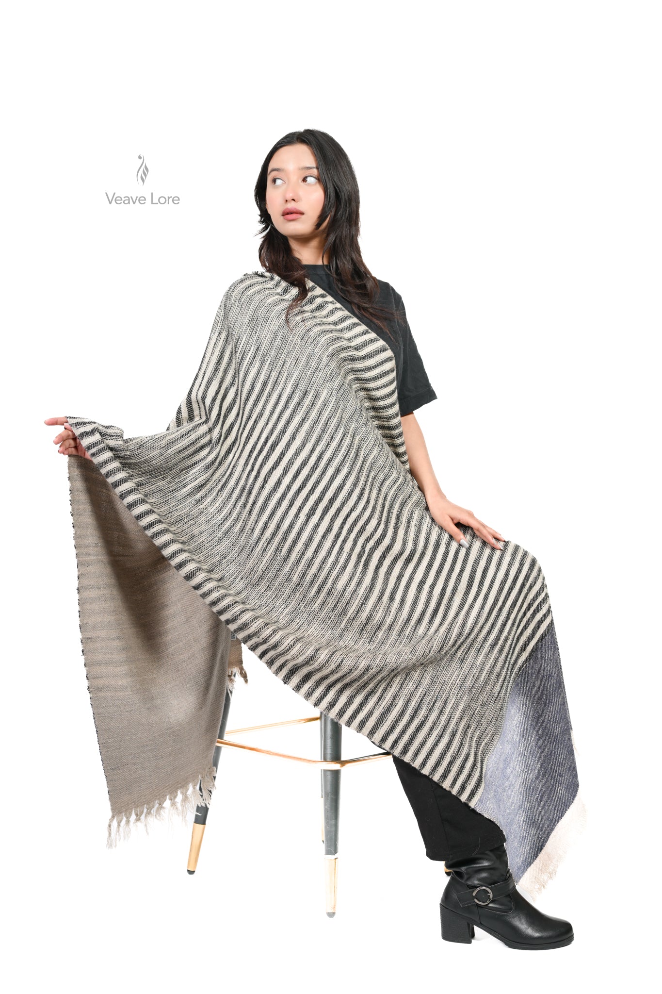 Nazm-e-Zamin Pashmina Heavyweight Stole