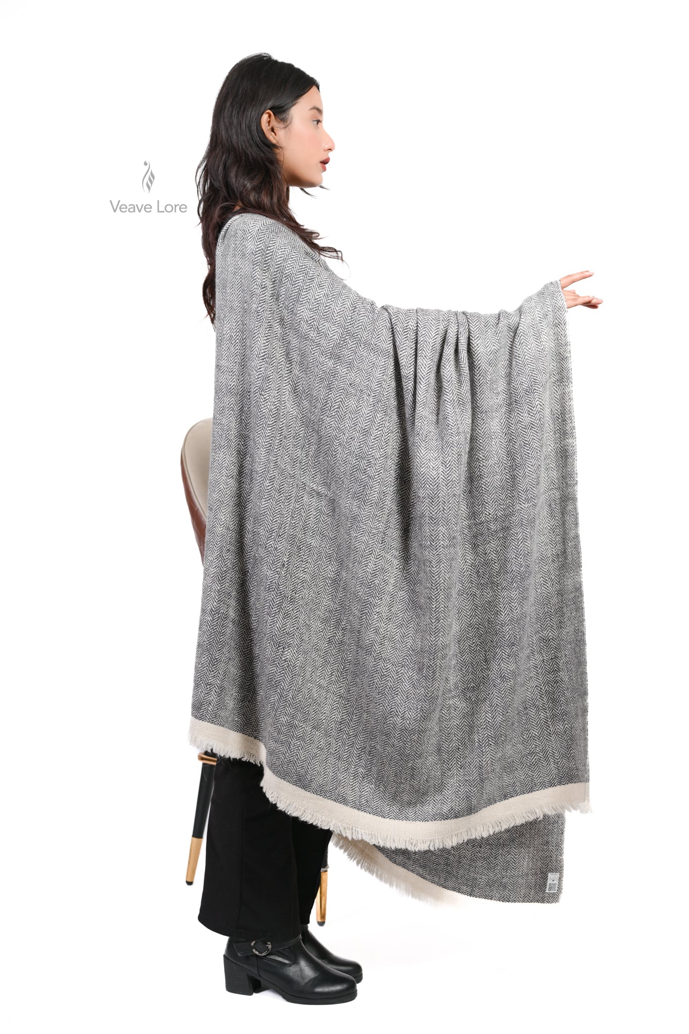 Sile-e-Safed Pashmina Heavyweight Shawl