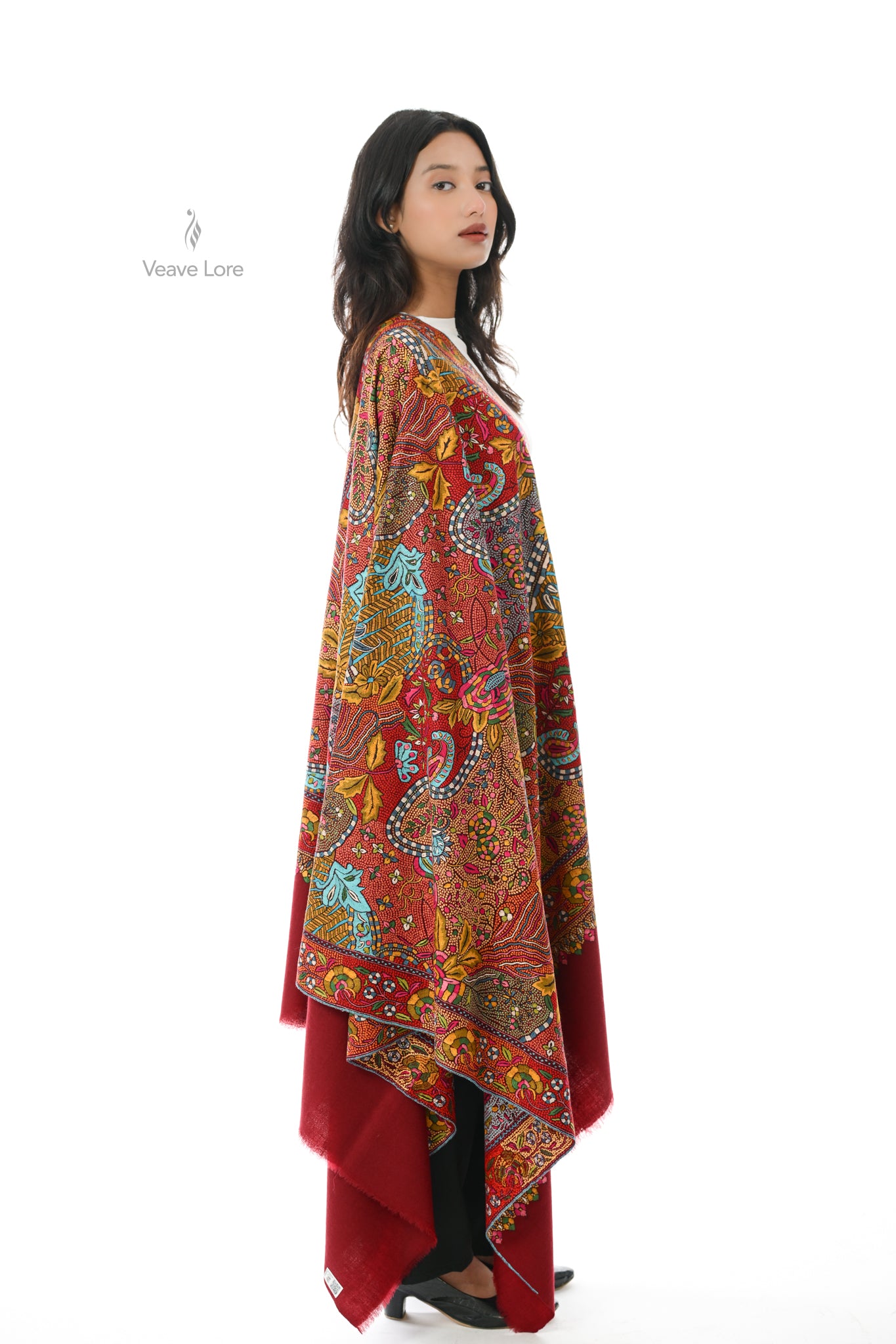 Shahi Gulzar Hand Embroidered Sozni Jamawar Shawl