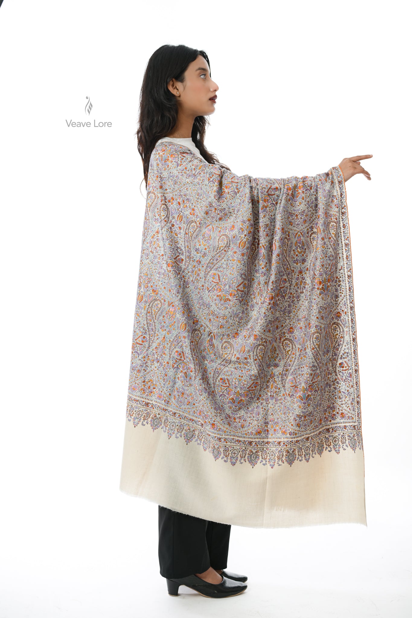 Dhuaan Gulshan Hand Embroidered Sozni Jamawar Shawl