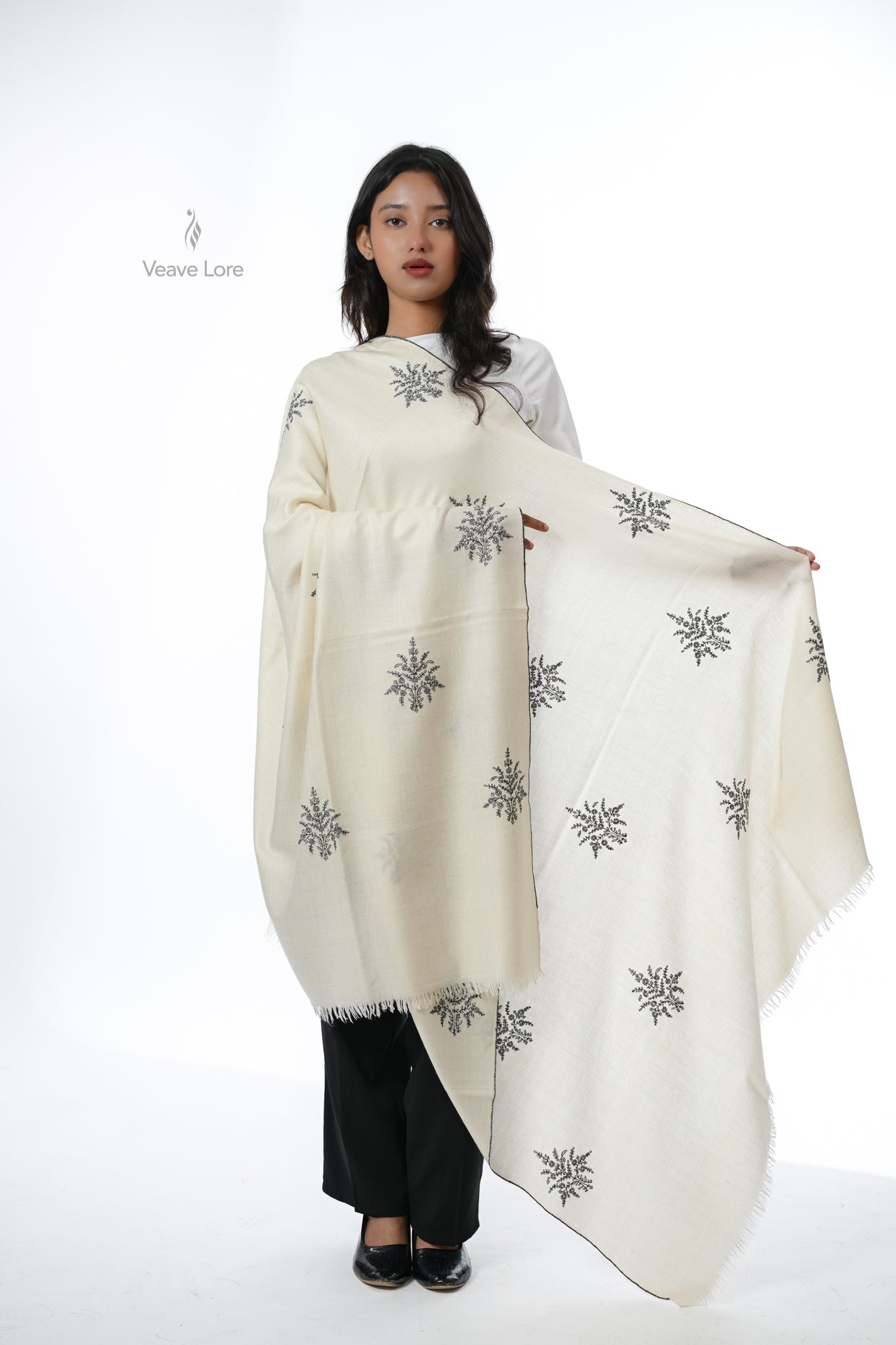 The Saya Pashmina Shawl