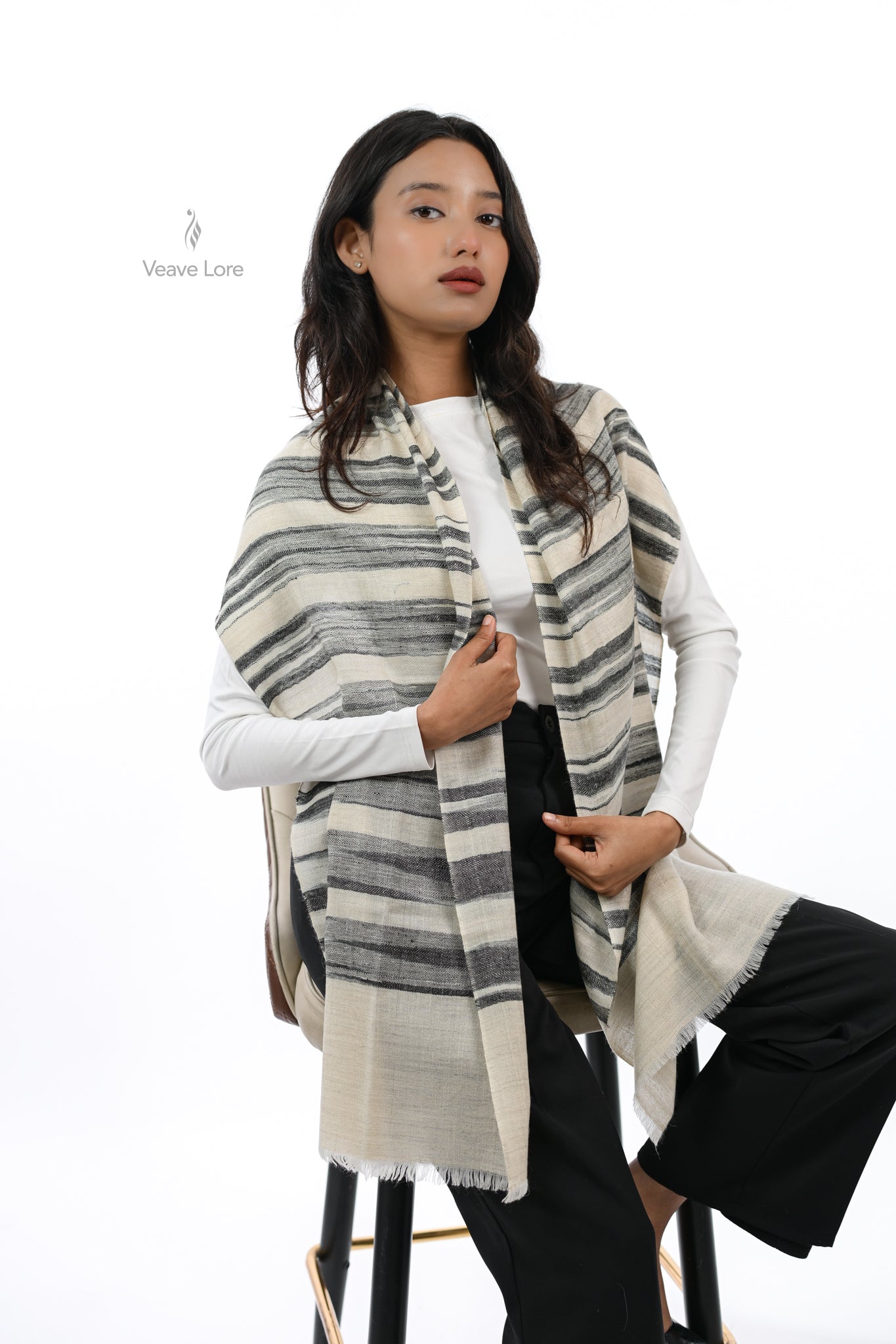 Monochrome Ridge (Silsila-e-Siyah) Pashmina Muffler