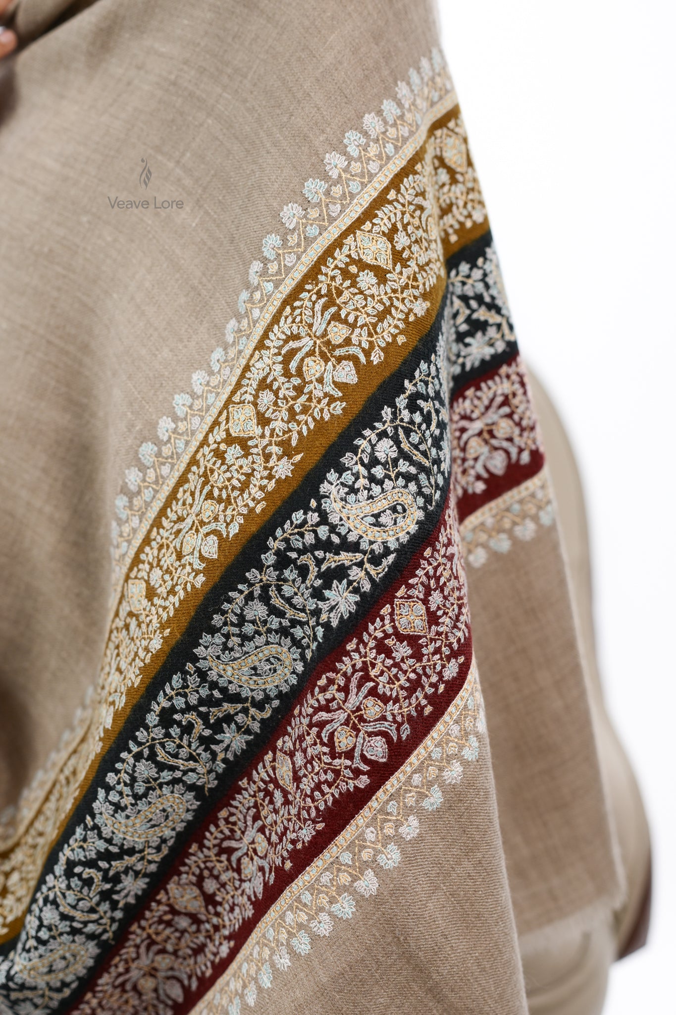 Nayaab Regalia Pashmina Stole