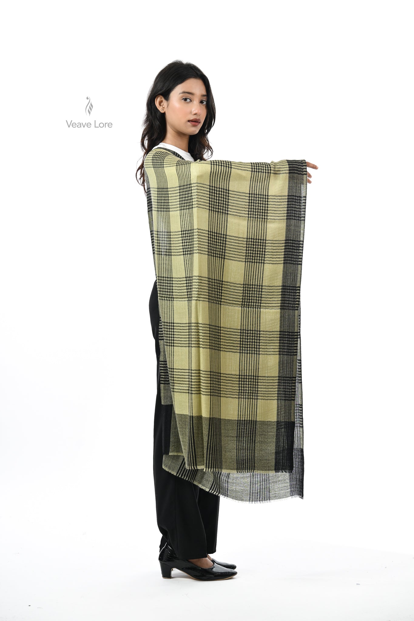 Khat-o-Naqsh Check & Stripe Stole
