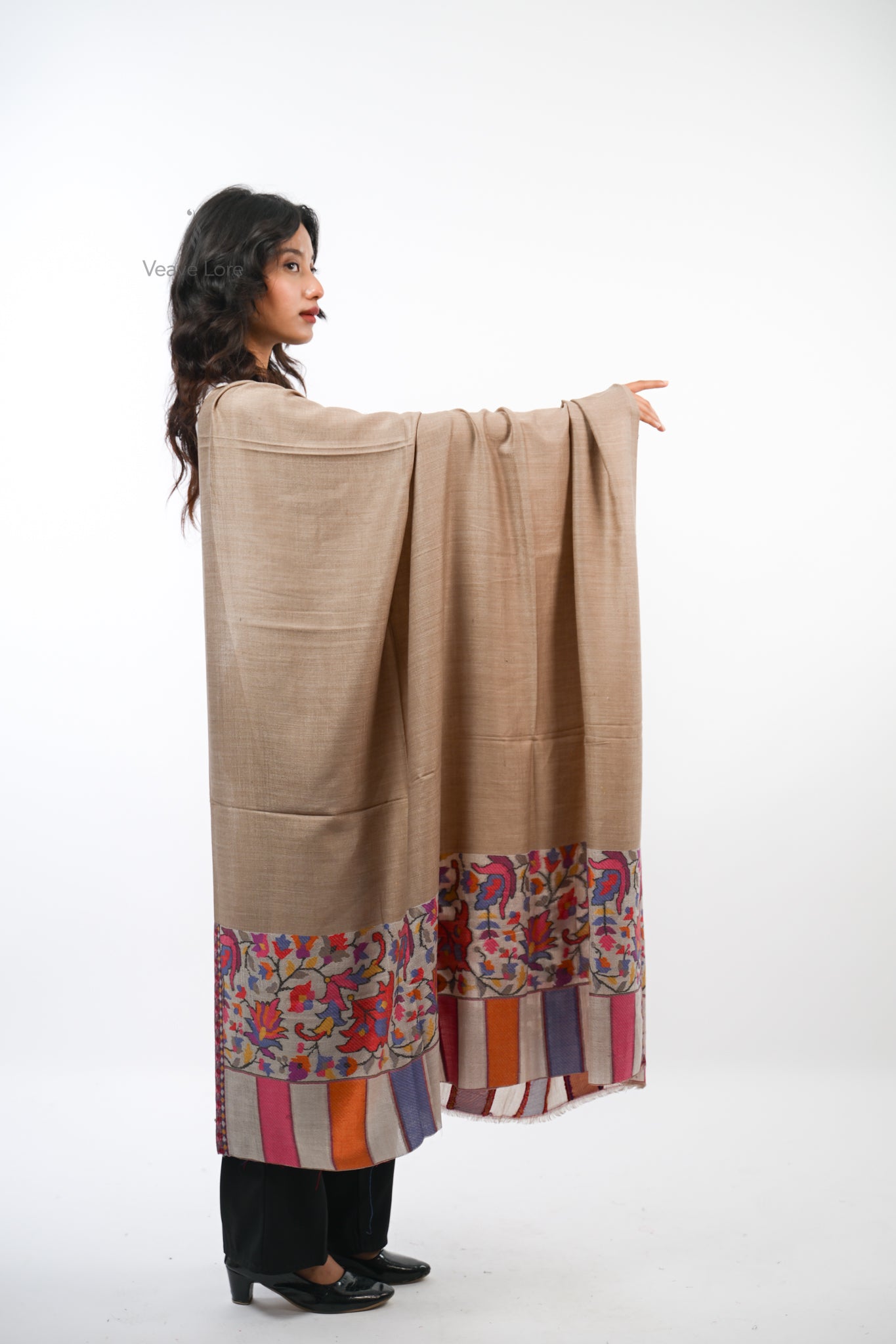 Roshan Kani Palledar Shawl